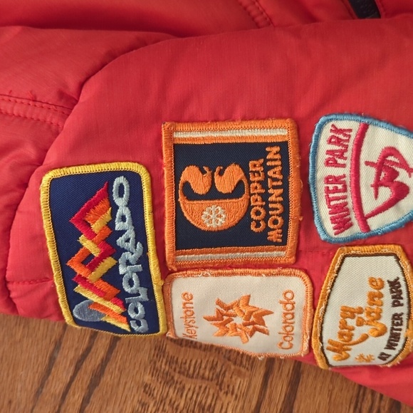vtg Ski junkie Jacket Red Puffer Quilted retro Ski Bum resort patches sz M - Picture 5 of 15